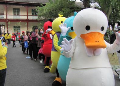 鸭嘴兽男孩助力上海公益日，为公益带去爱与欢笑
